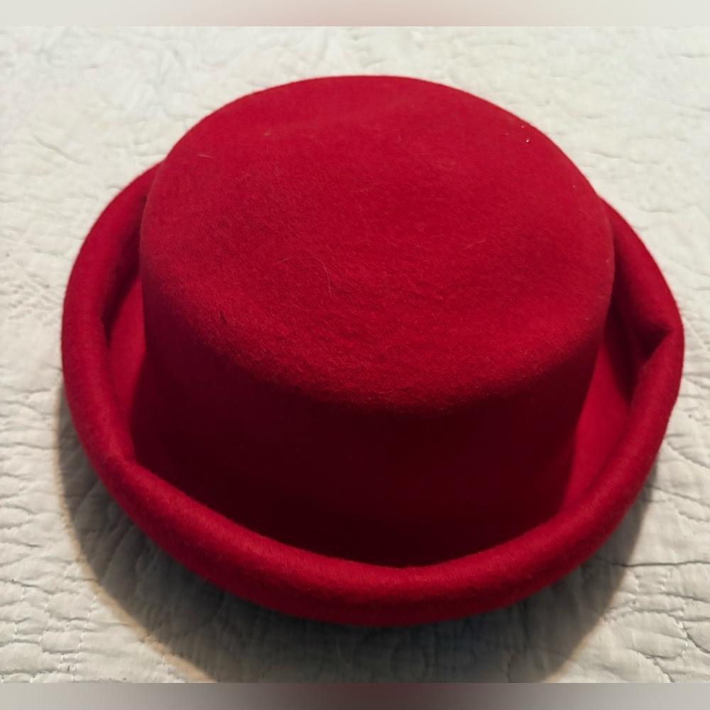Amanda Smith Bowler Red Hat 100% Wool Made in Italy